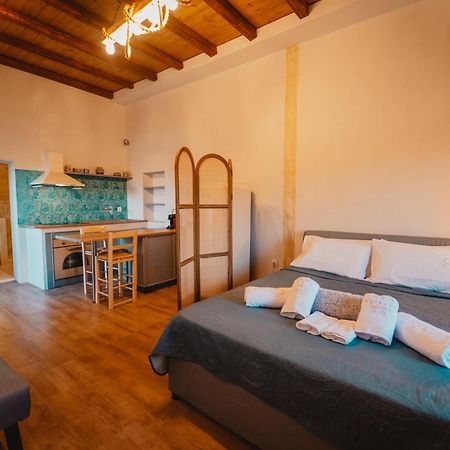 Kythera Secrets Suites Viaradika Eksteriør billede