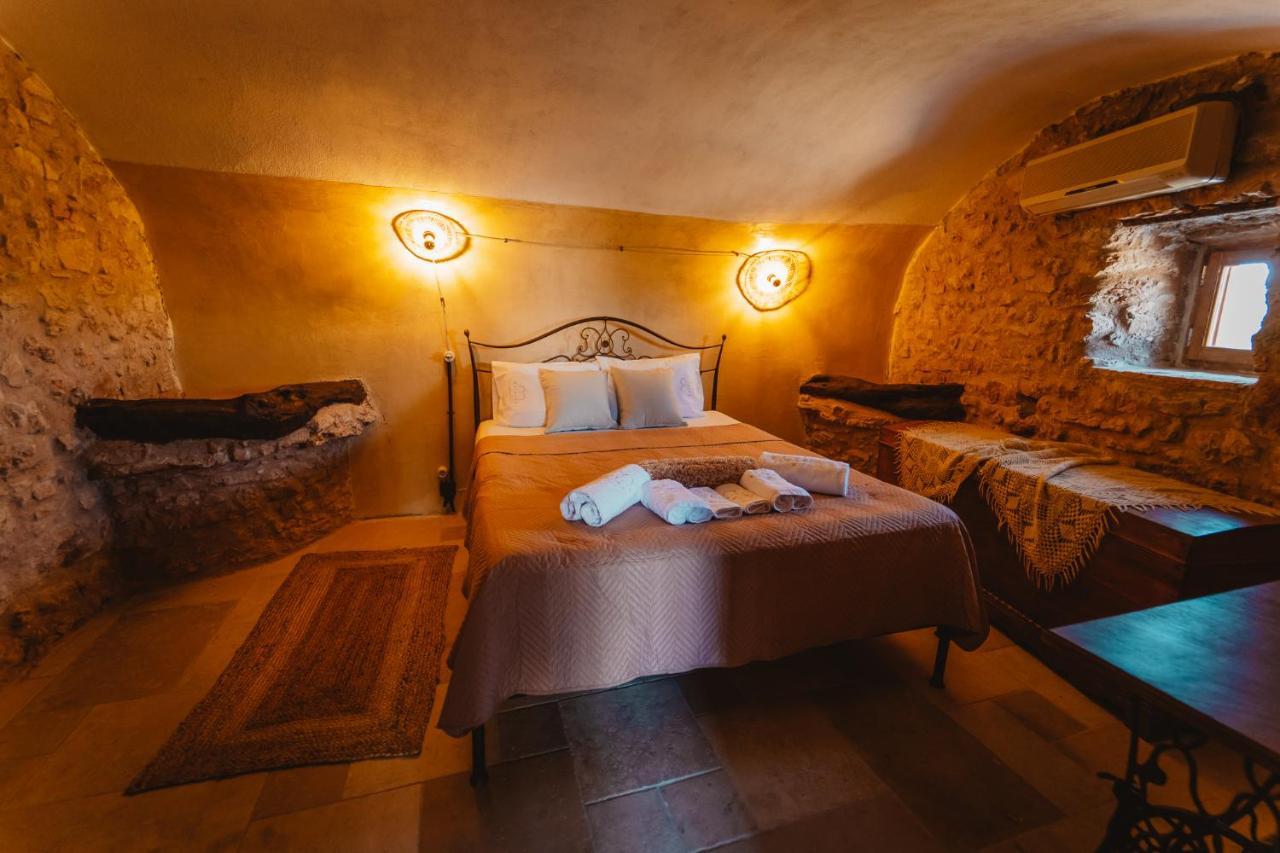 Kythera Secrets Suites Viaradika Eksteriør billede